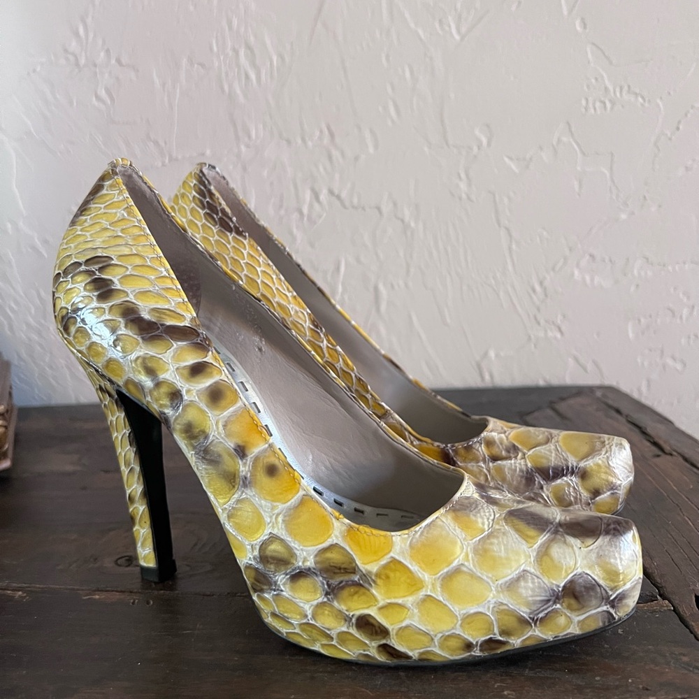 Gianni Bini Snake Skin Pattern Heels Women’s SZ 6